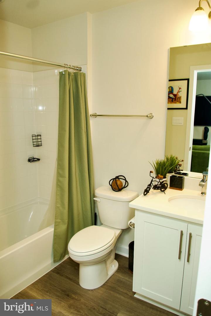 16642 Green Glade Dr Property Photo 10