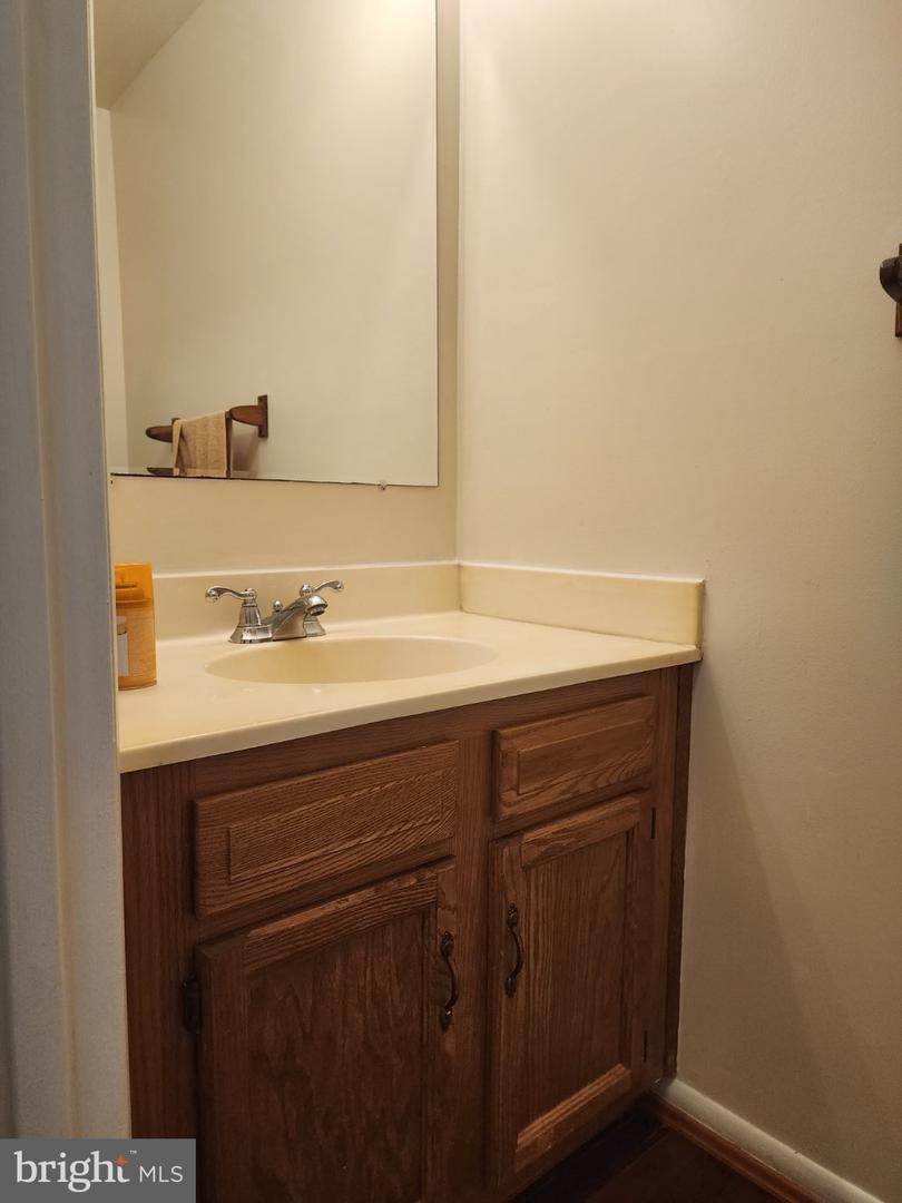 15020 Laureland Pl Property Photo 8