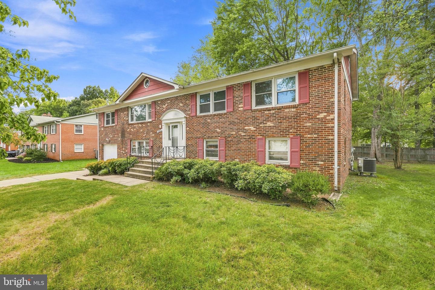 12015 Hickory Dr Property Photo 1