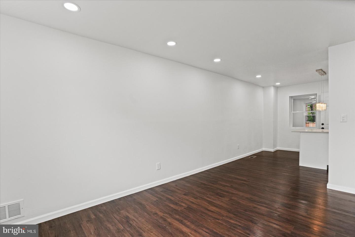 835 4th St Property Photo 14