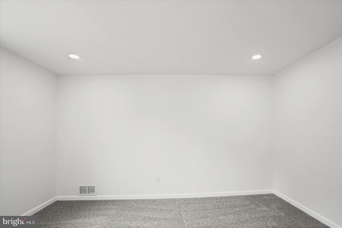 835 4th St Property Photo 30