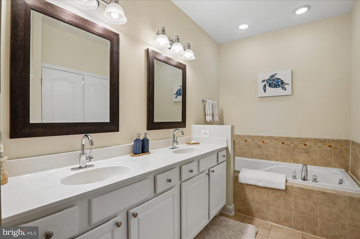 644 Spectator Property Photo 24