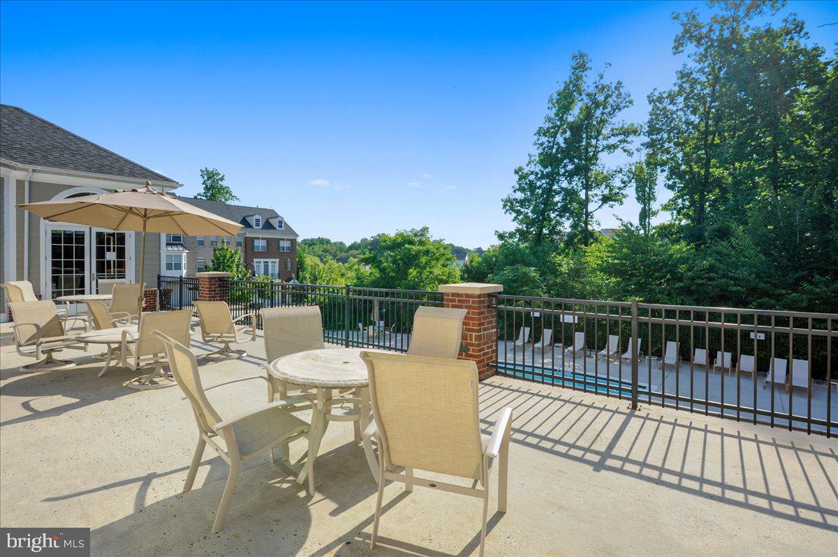 644 Spectator Property Photo 36