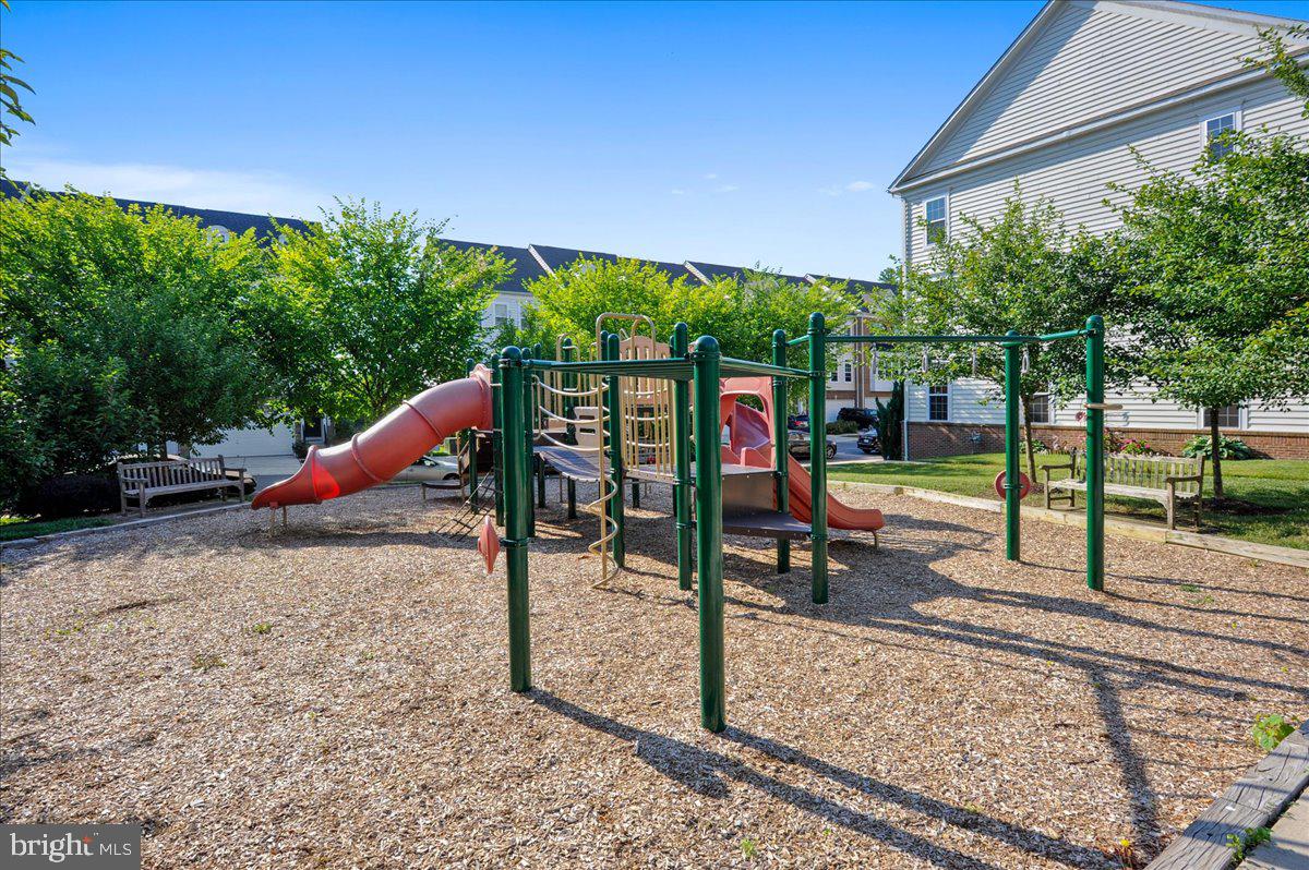 644 Spectator Property Photo 40