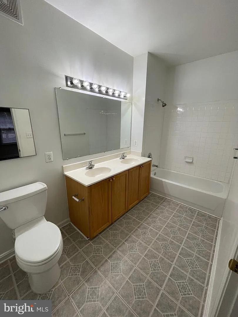 3044 Irma Ct #3044 Property Photo 13