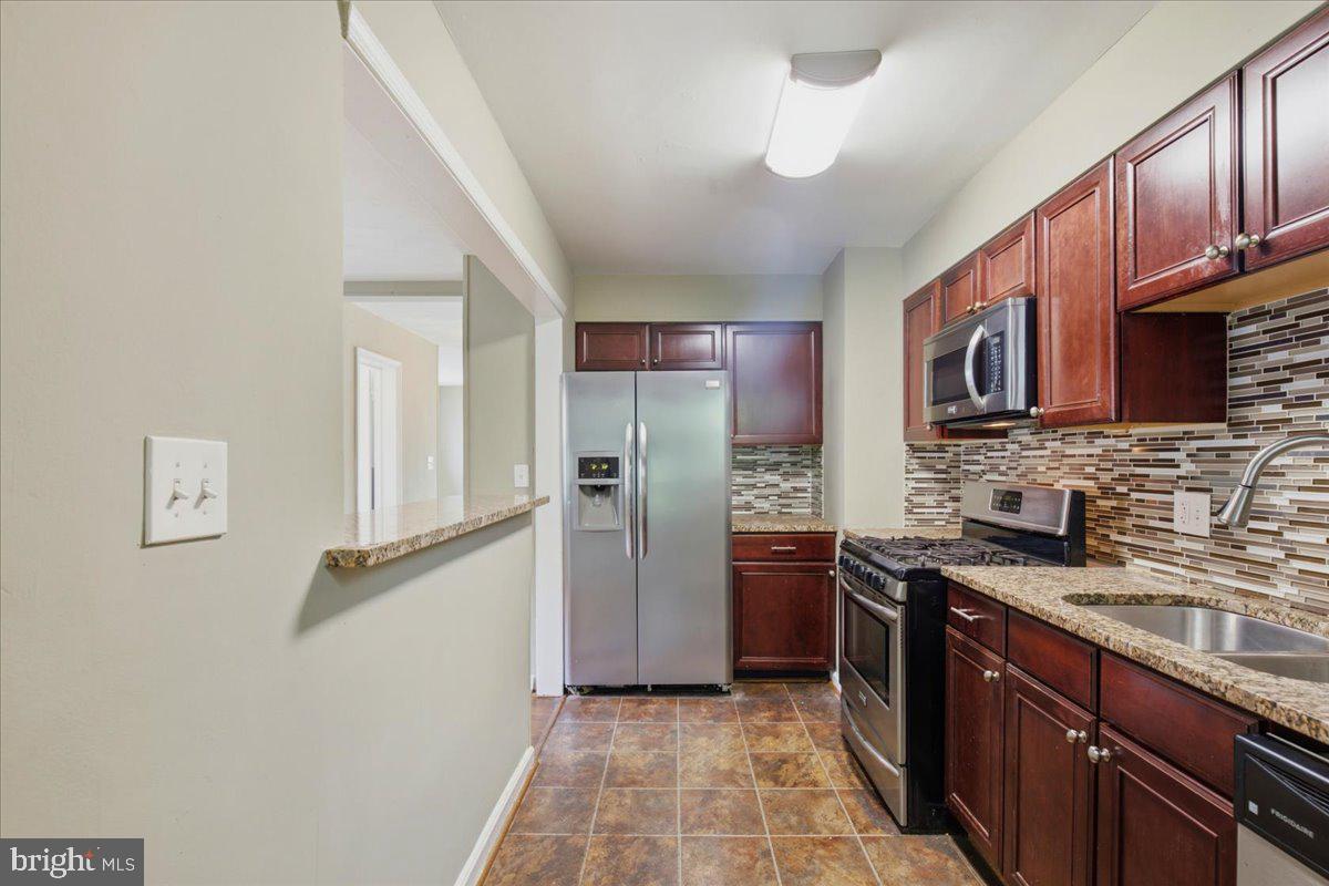 7632 W Park Dr Property Photo 12