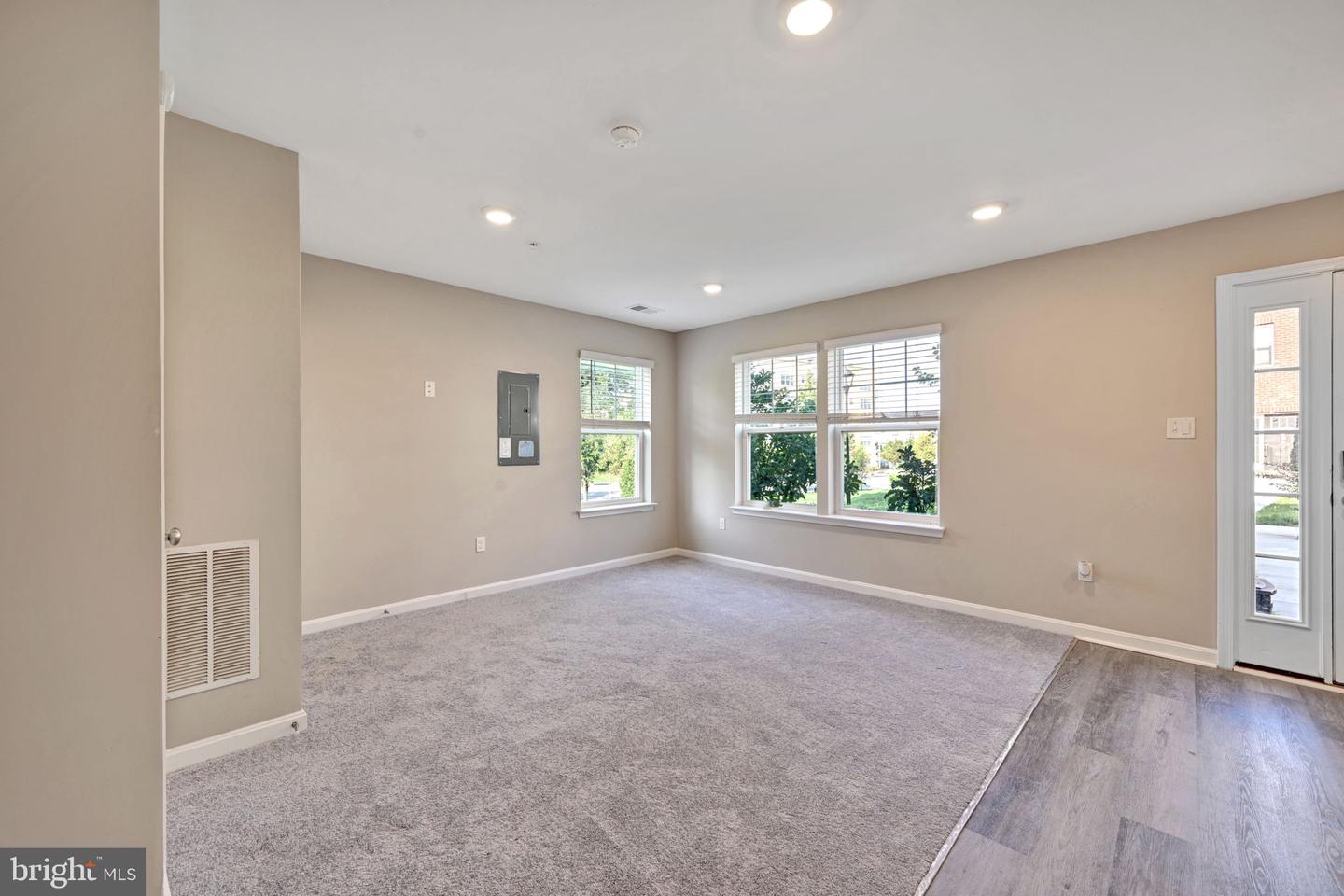 9718 Ruby Lockhart Blvd Property Photo 10