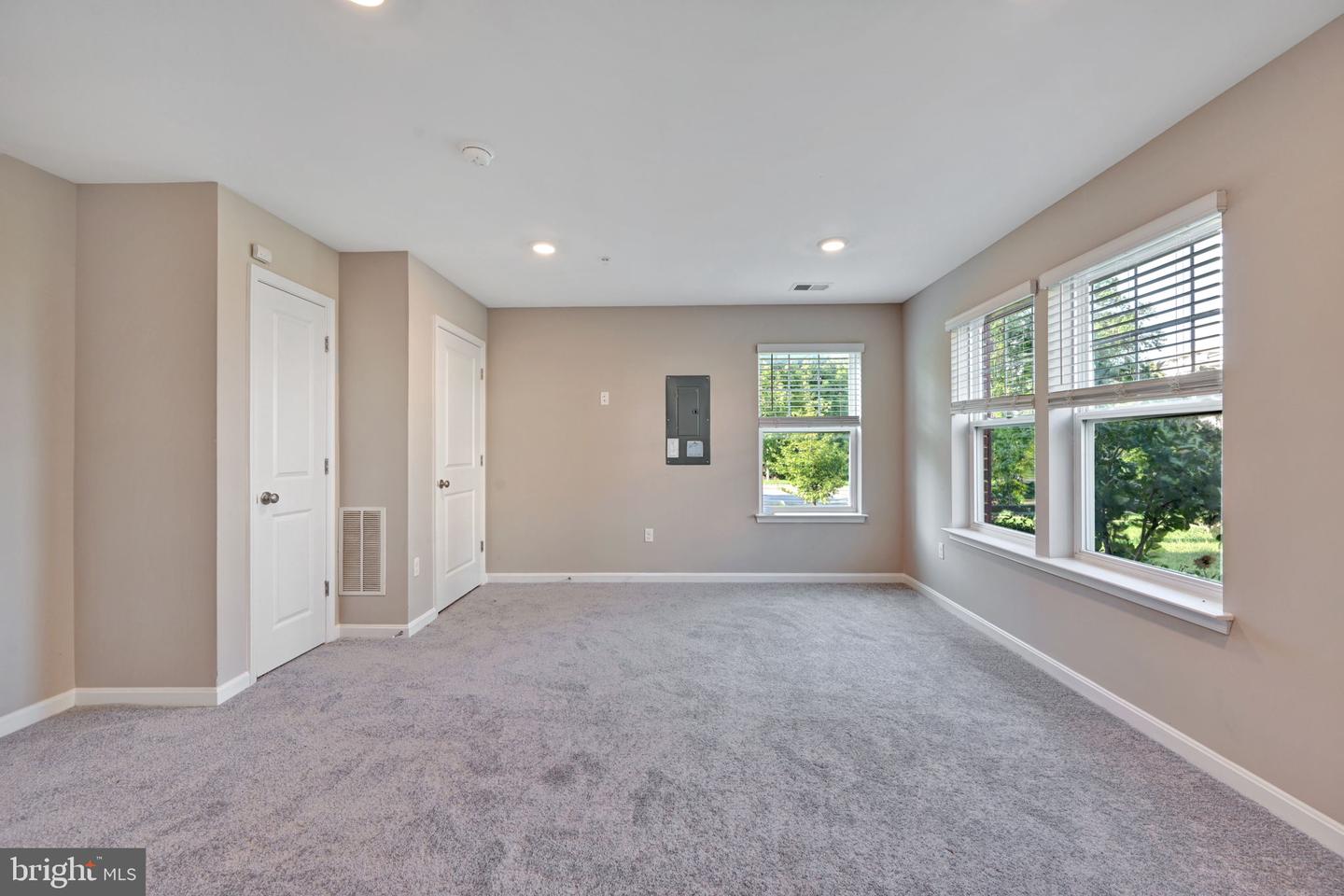 9718 Ruby Lockhart Blvd Property Photo 15