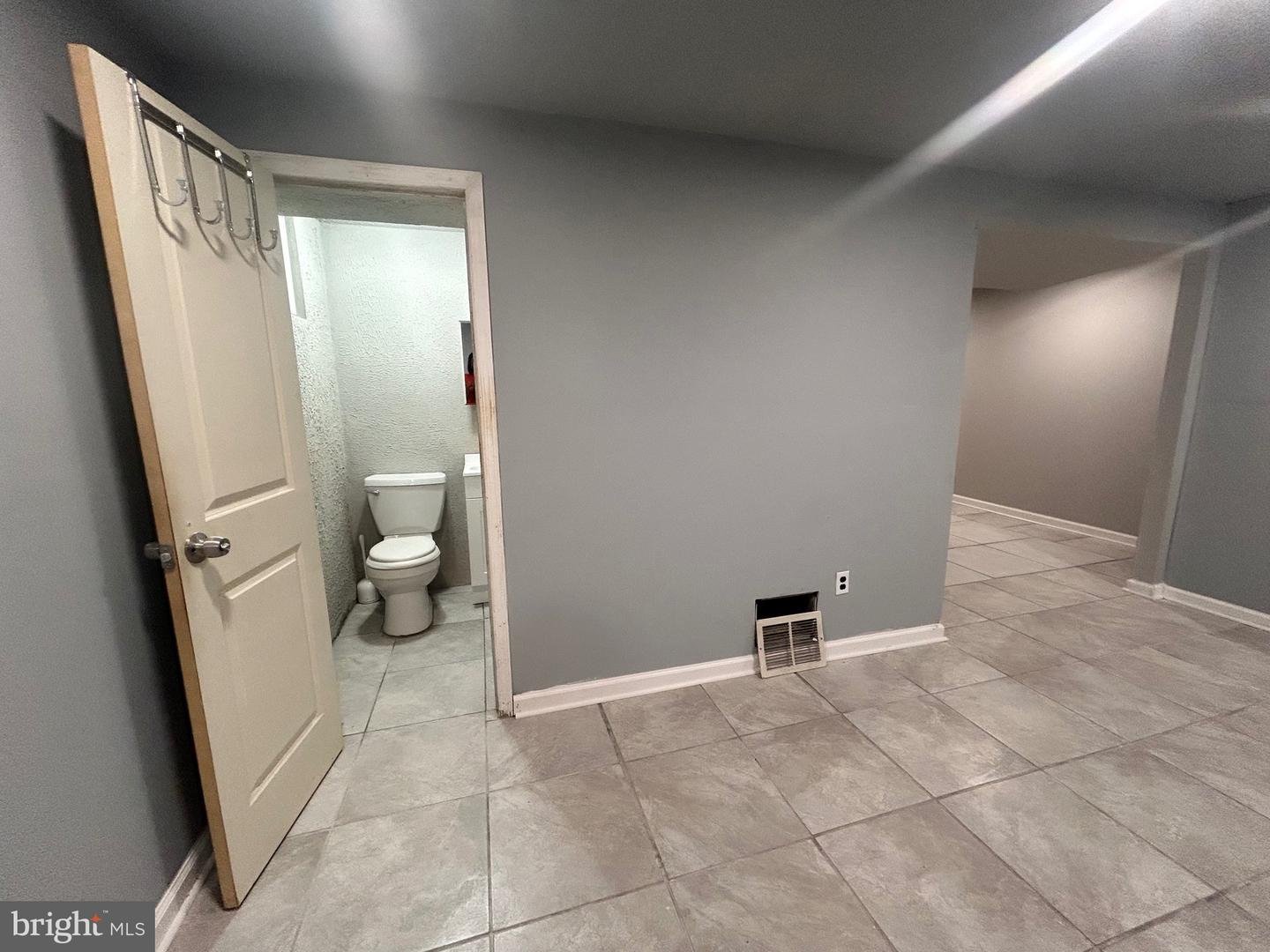 7228 Hylton St Property Photo 14