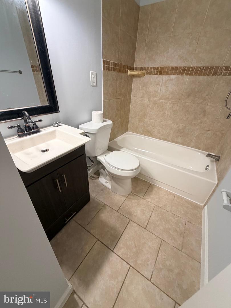5424 85th #102 Property Photo 15