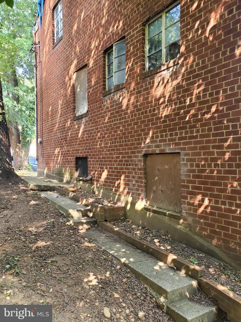 3612 Dixon St Property Photo 4