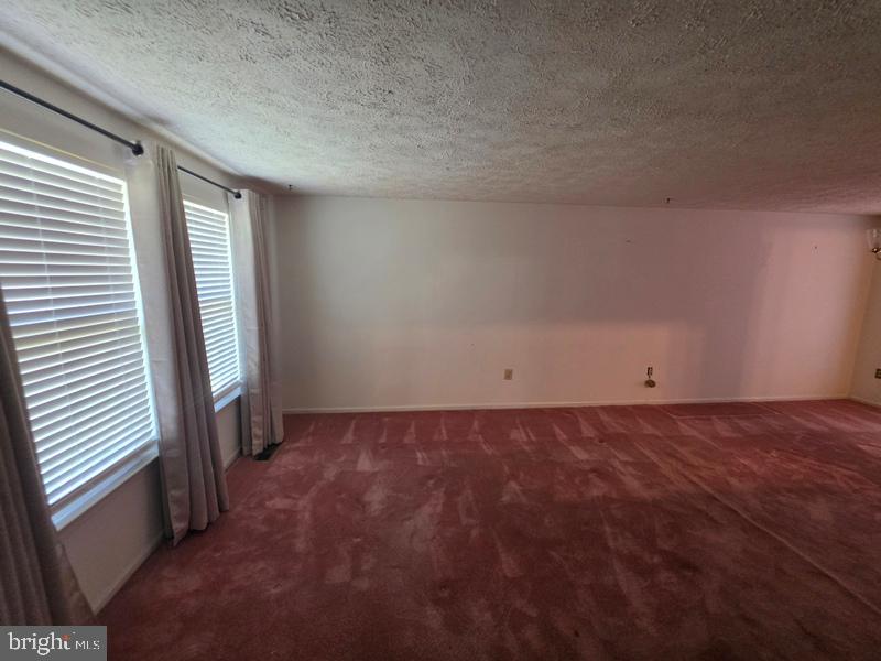 6413 Tiffany Ct Property Photo 3