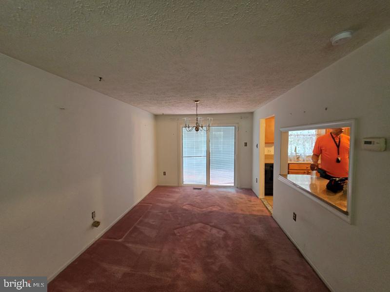 6413 Tiffany Ct Property Photo 4