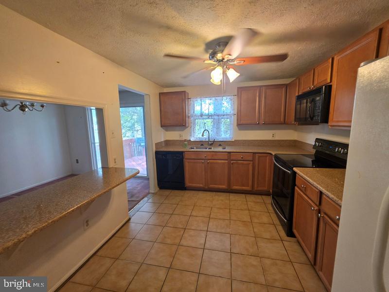 6413 Tiffany Ct Property Photo 5