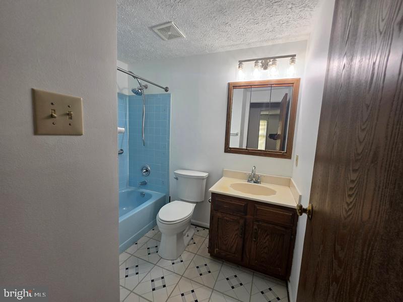 6413 Tiffany Ct Property Photo 12