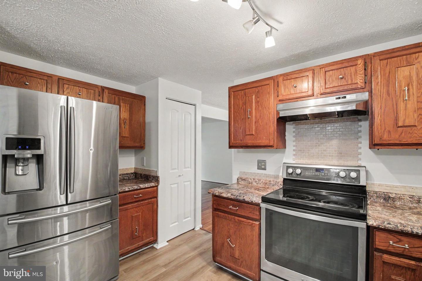 3410 Inverwood Ln Property Photo 4