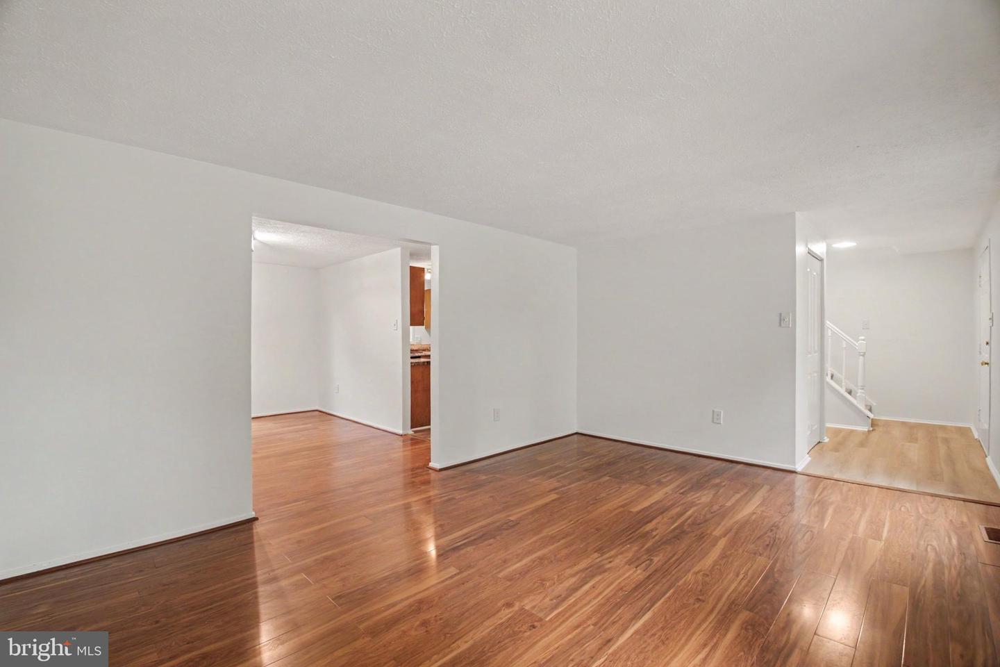 3410 Inverwood Ln Property Photo 5