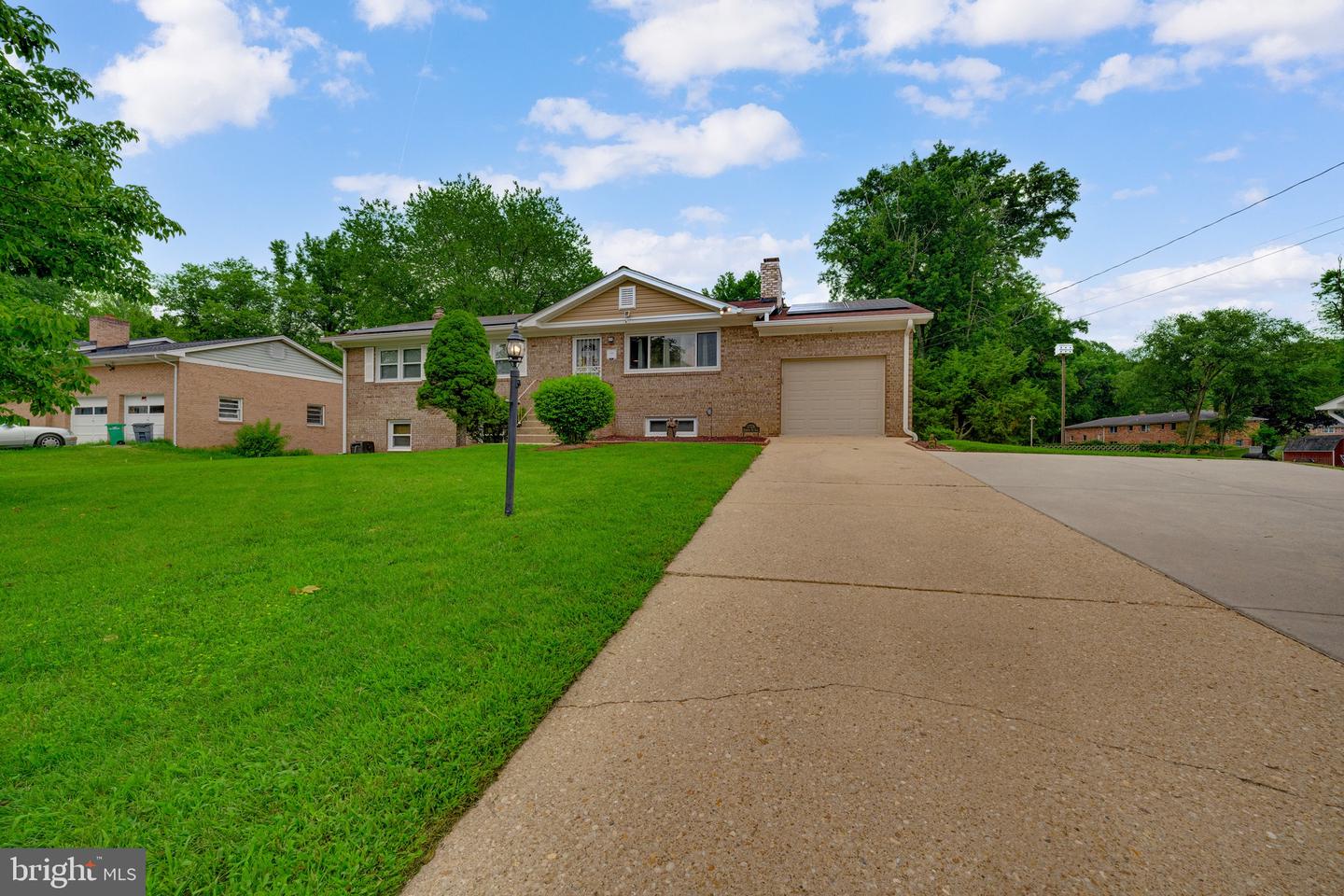 11729 Redwood Dr E Property Photo 3