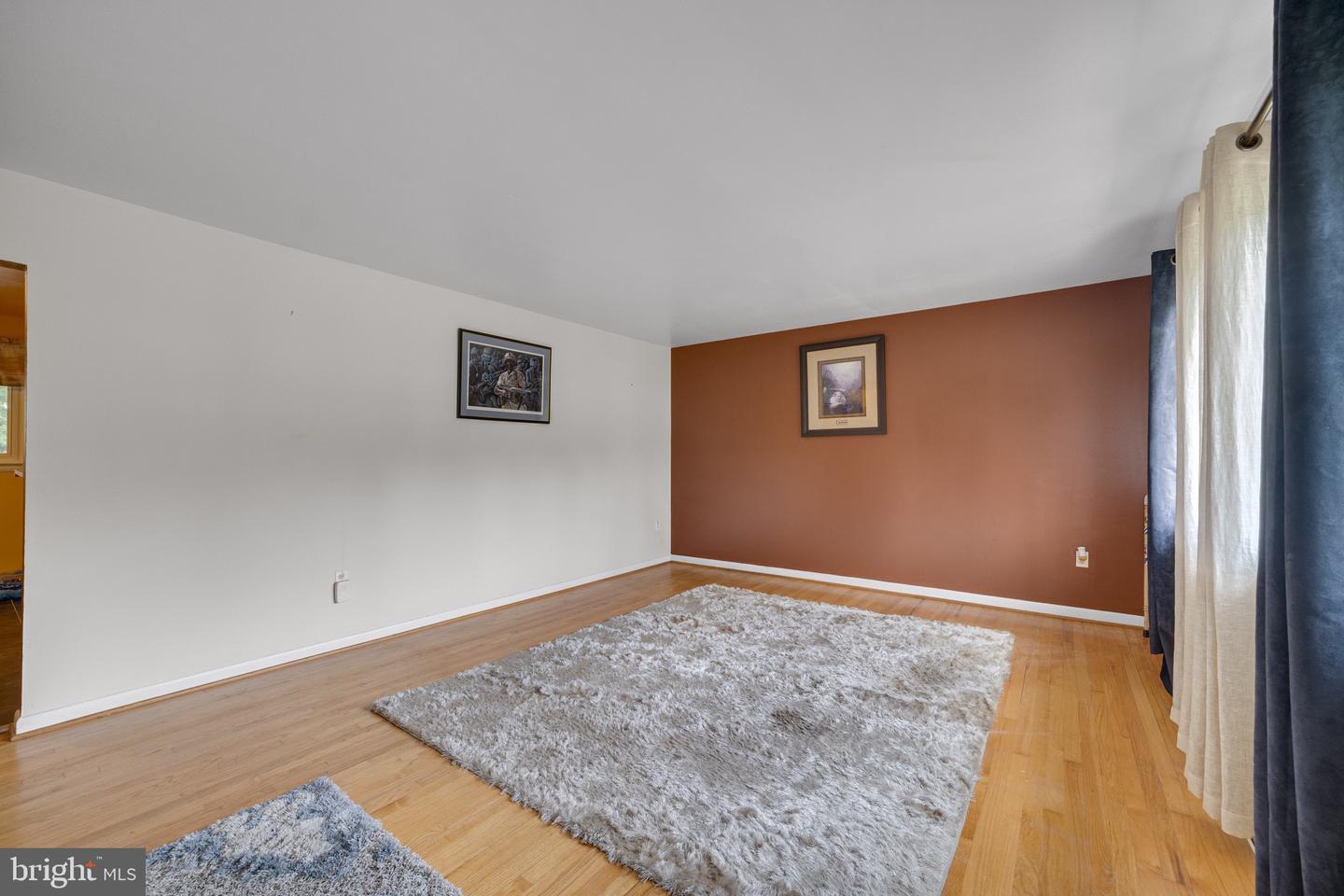 11729 Redwood Dr E Property Photo 6