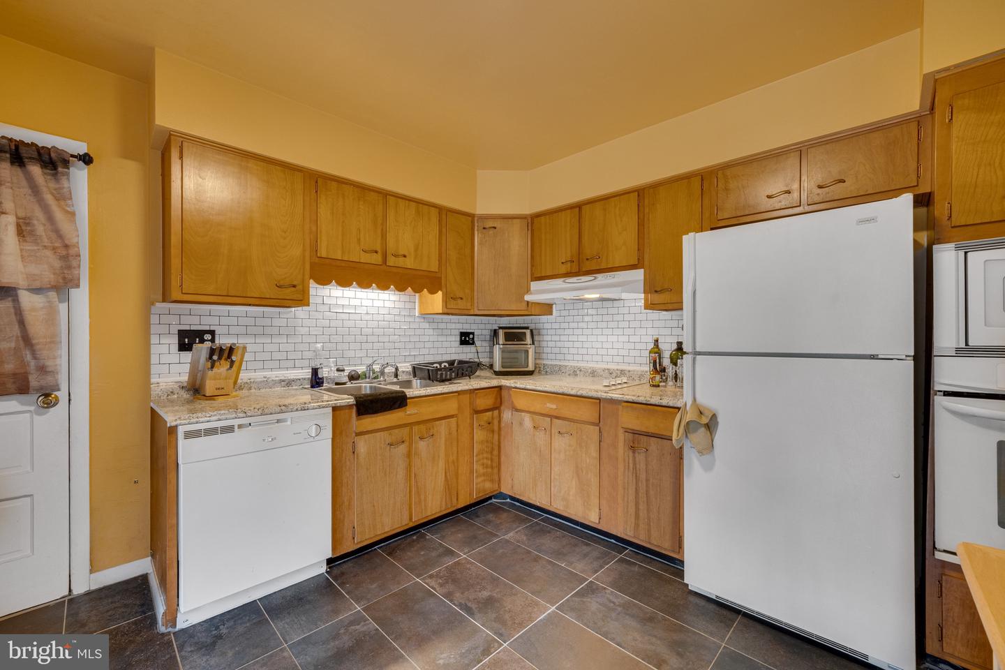 11729 Redwood Dr E Property Photo 10