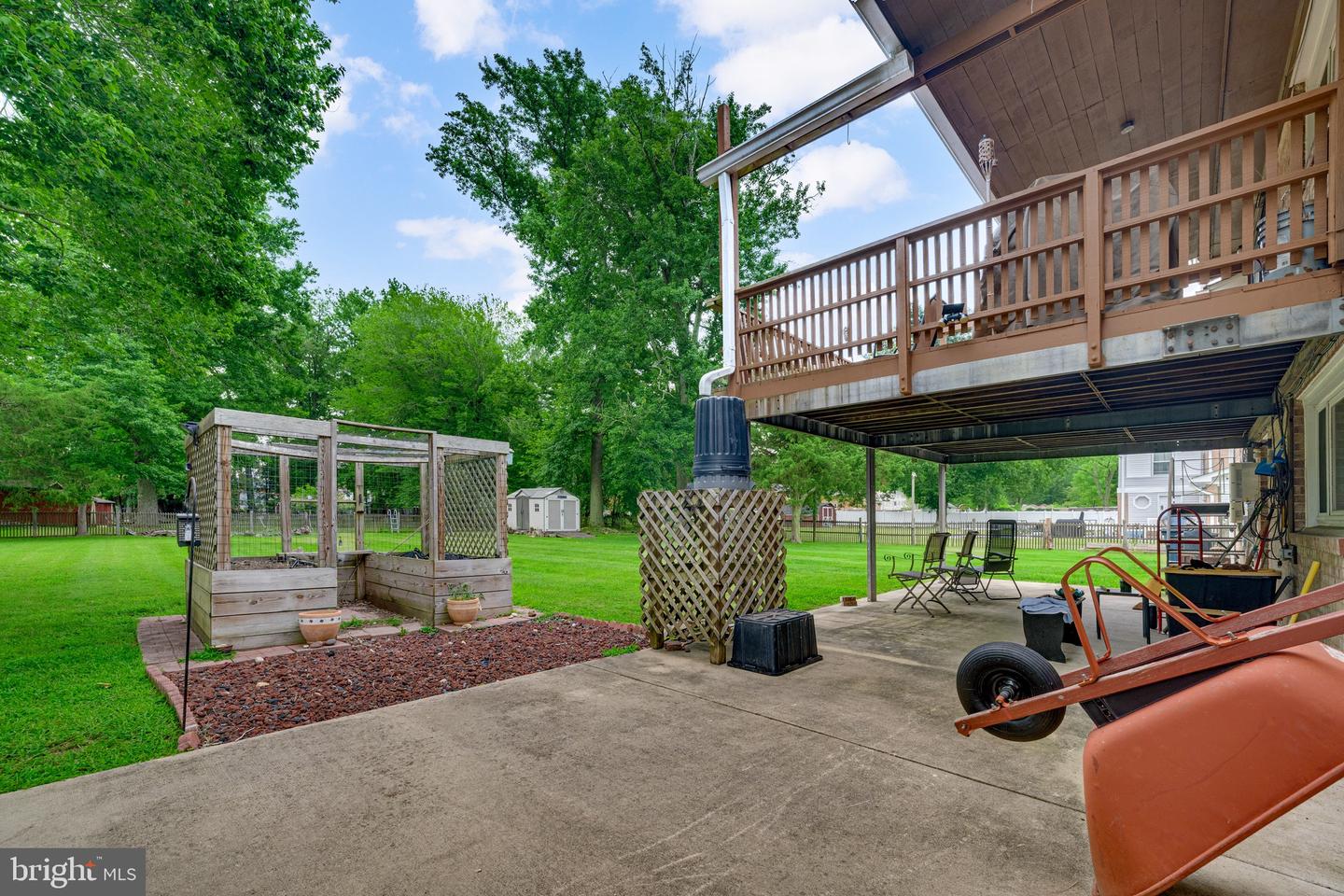 11729 Redwood Dr E Property Photo 26