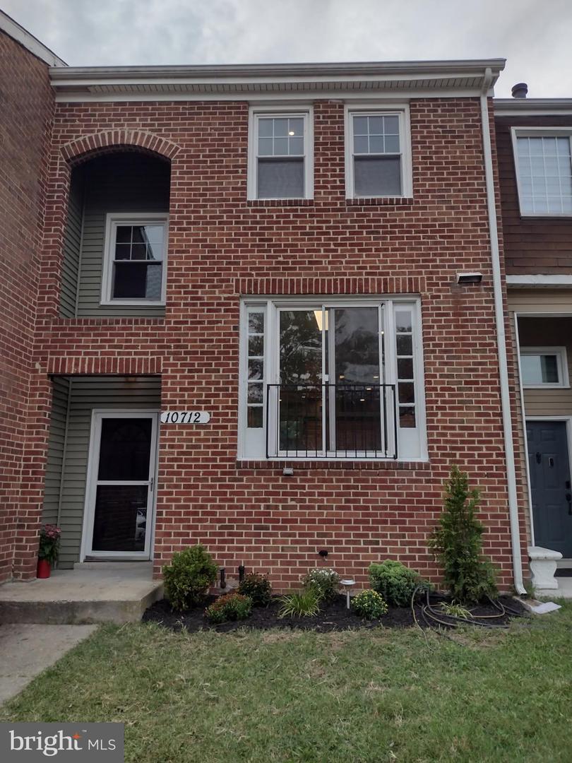 10712 CASTLETON TURN Property Photo 1