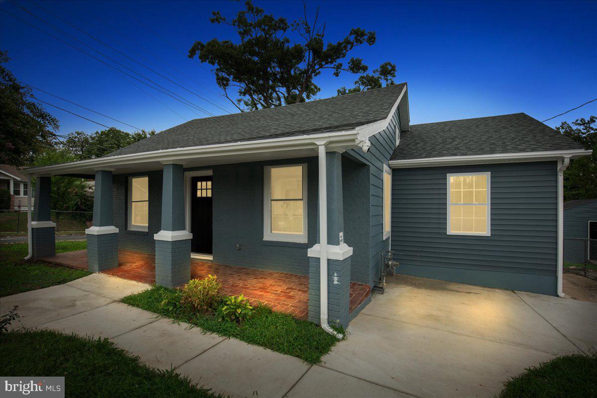 4000 VINE ST Property Photo 1