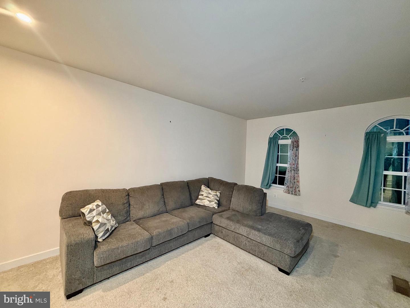4812 Crest View Dr Property Photo 5