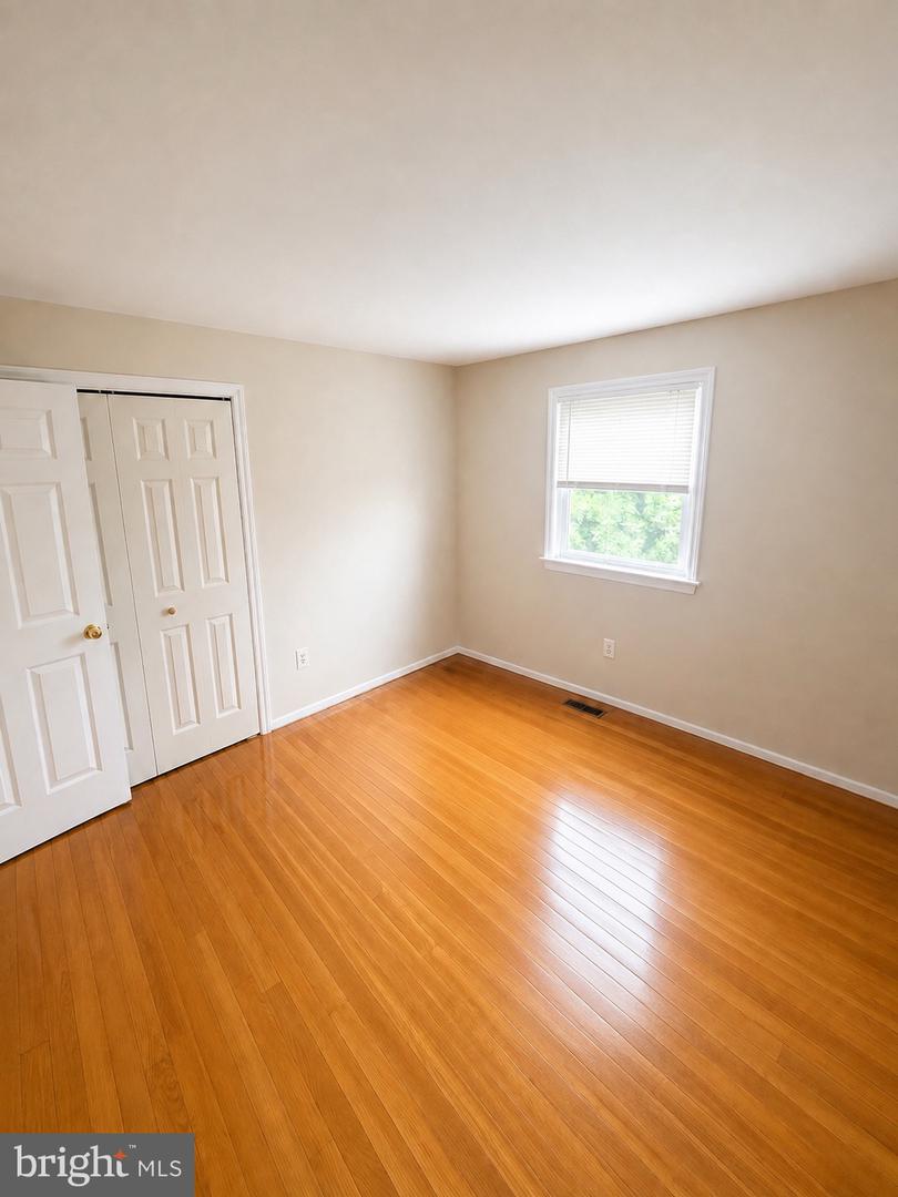 212 Dauntly St Property Photo 12