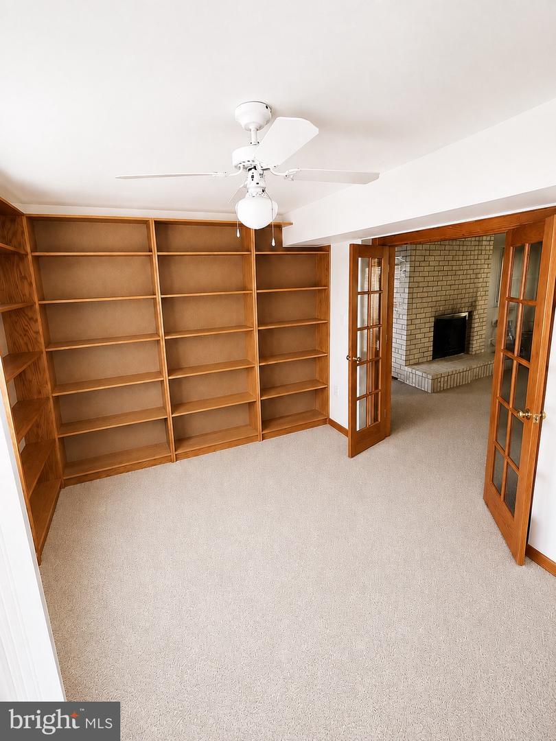 212 Dauntly St Property Photo 14