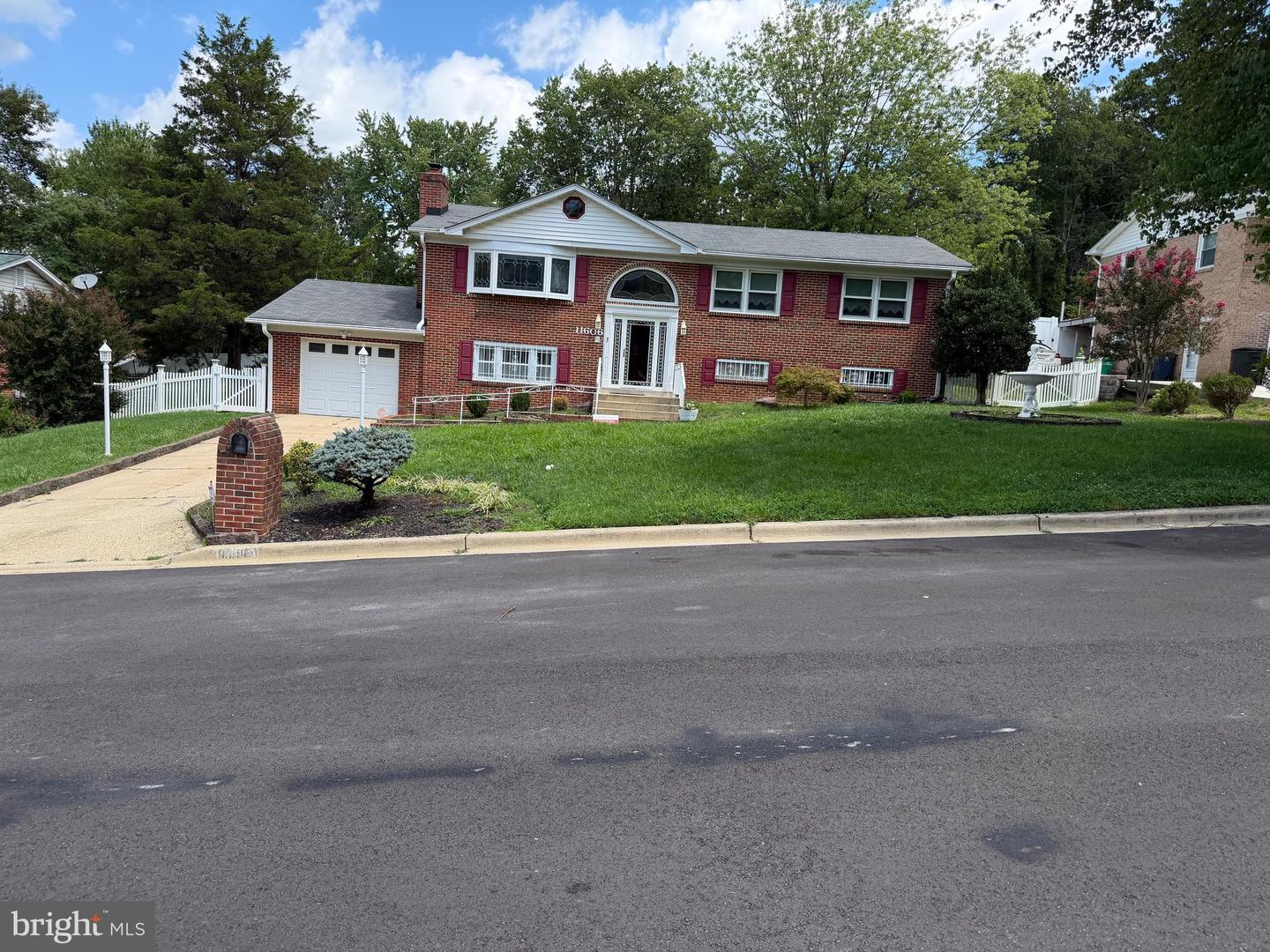 11606 ZAREH DR
