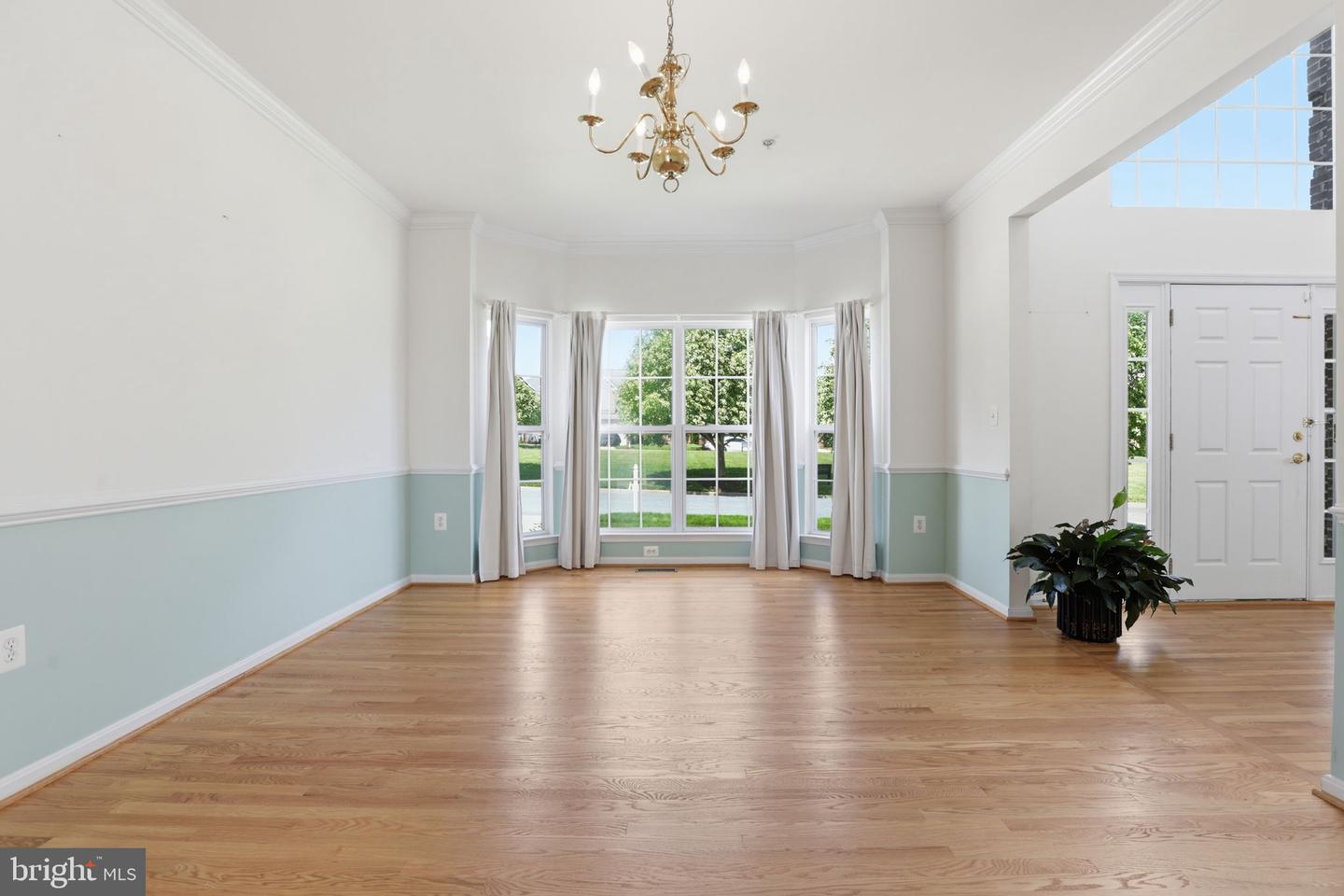 10105 Elgin Cir Property Photo 6