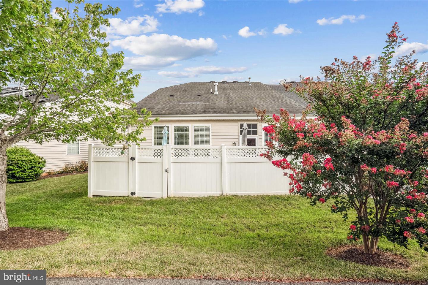 7211 Piney Woods Pl Property Photo 6