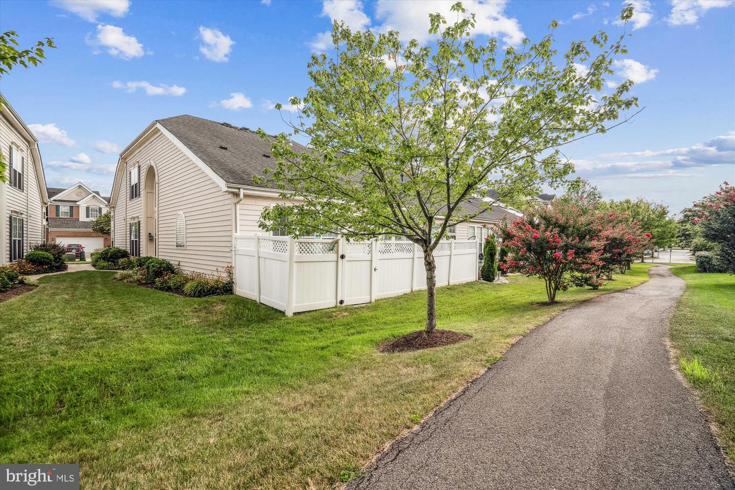 7211 Piney Woods Pl Property Photo 8