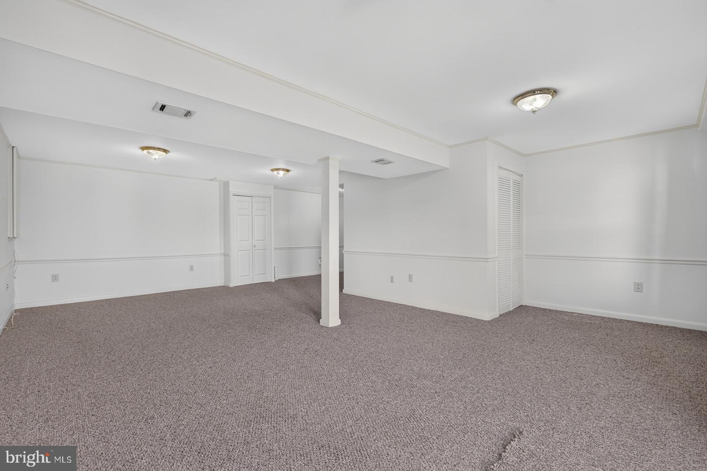 811 Chatsworth Dr Property Photo 26