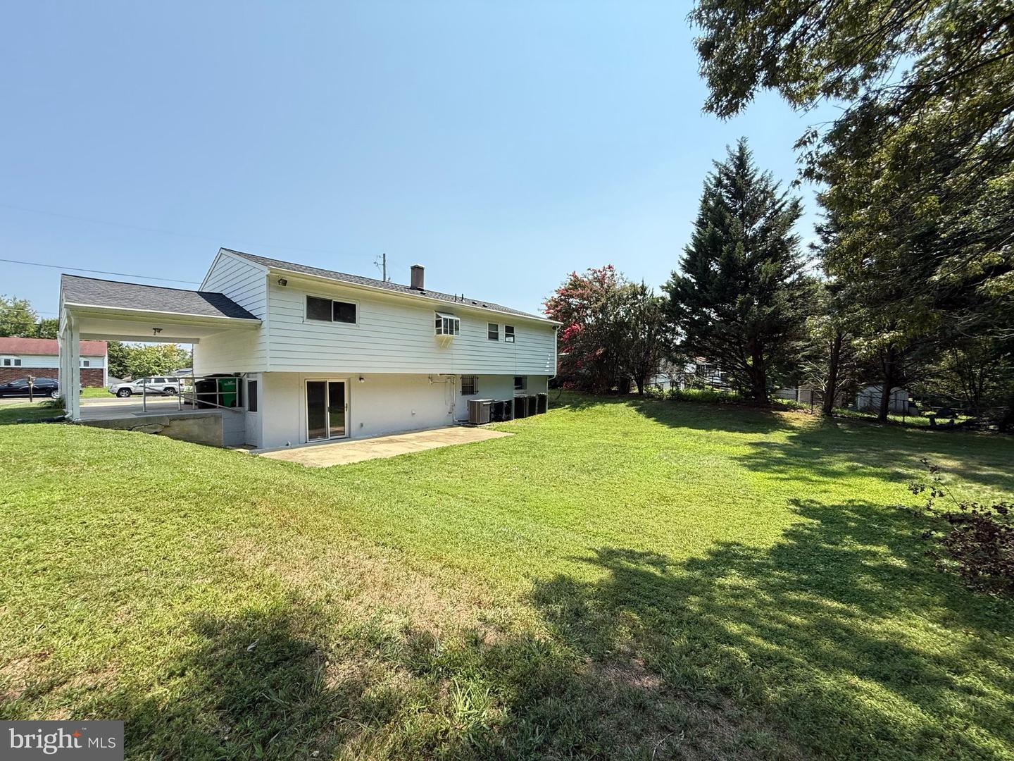 9521 Gwynndale Dr Property Photo 2