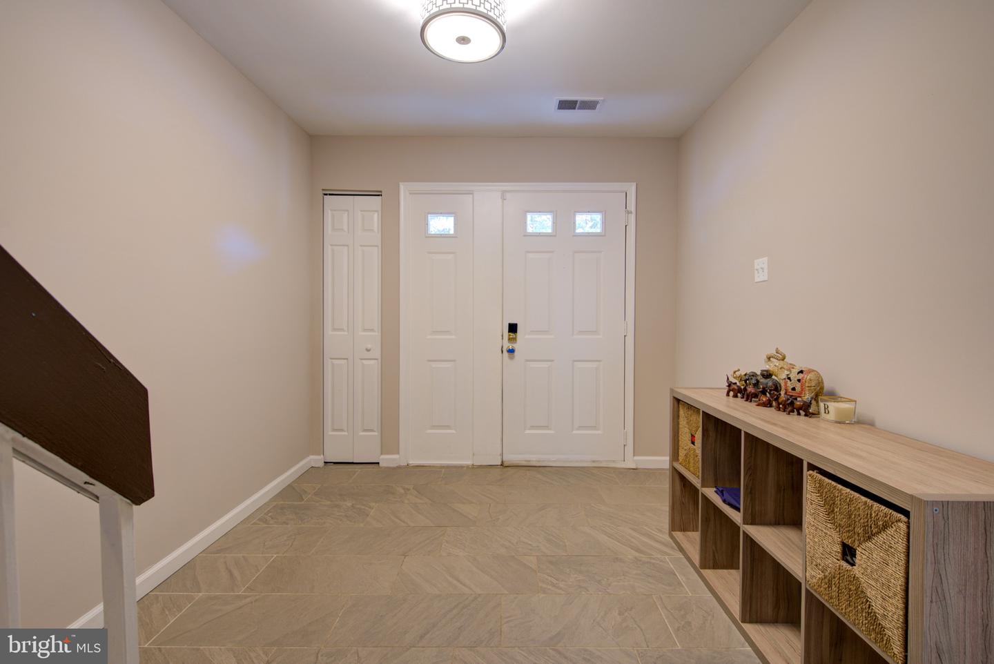 10317 Broom Ln Property Photo 4