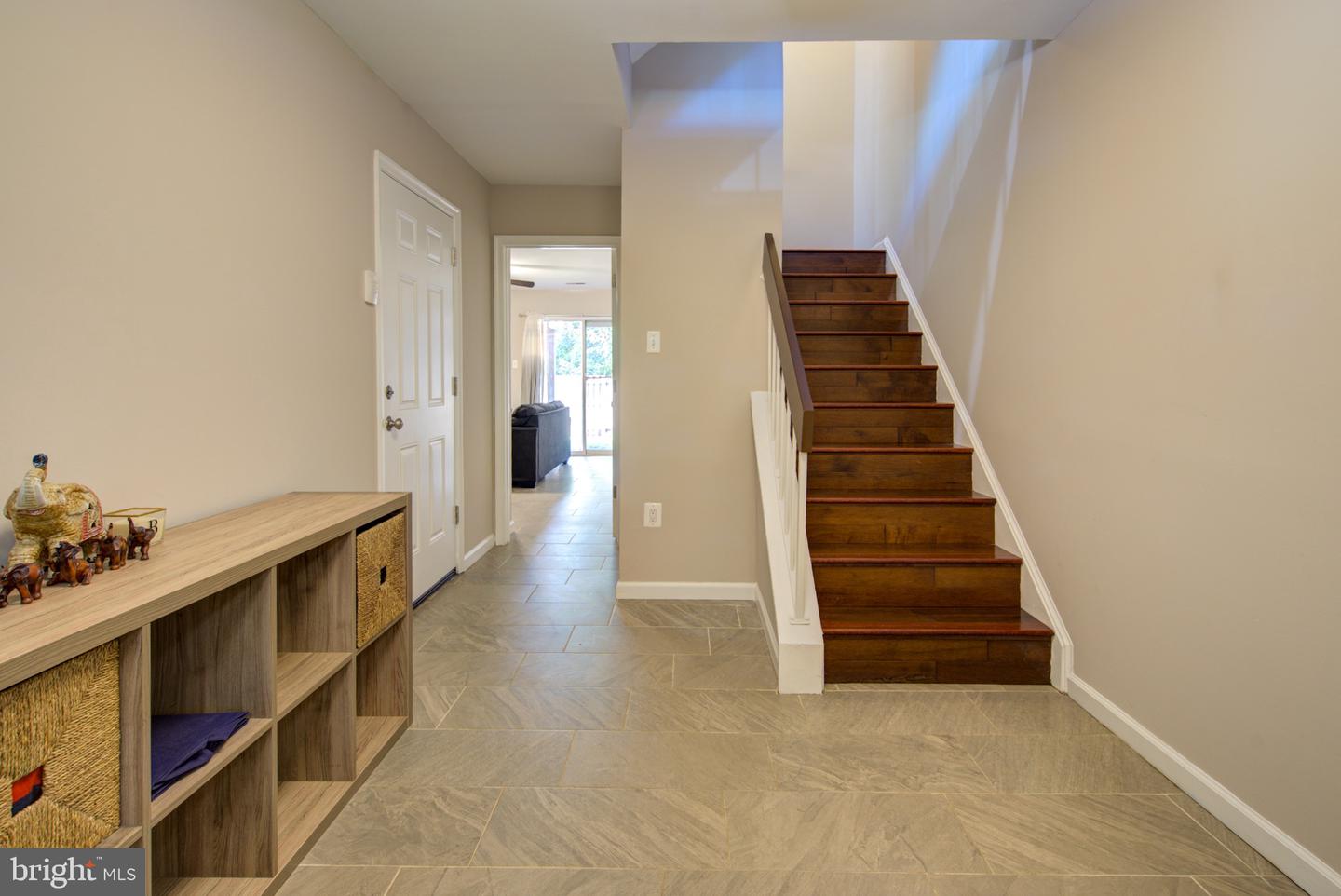 10317 Broom Ln Property Photo 5