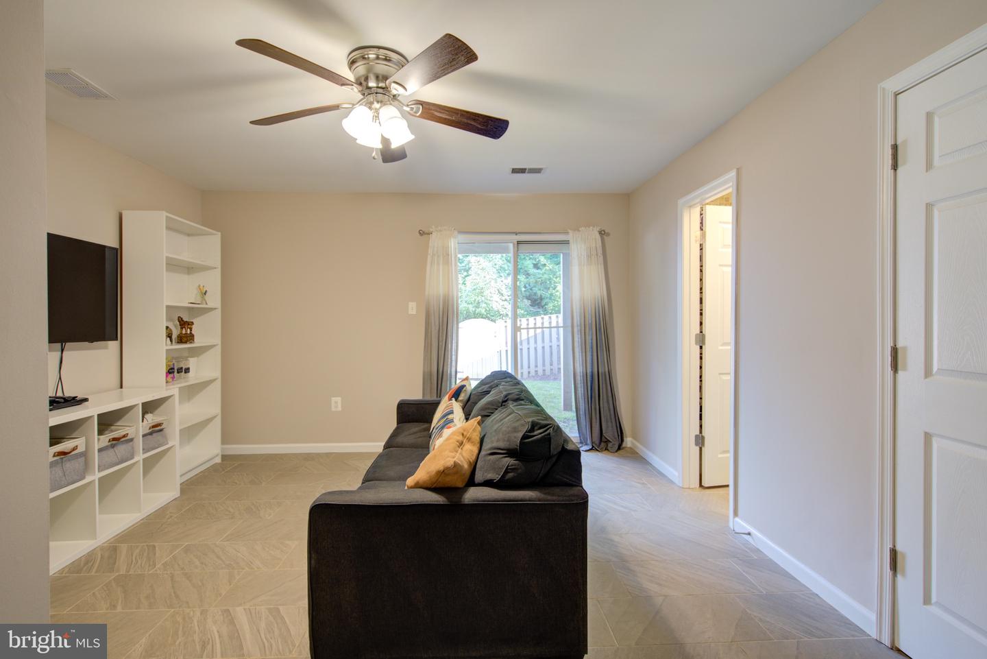 10317 Broom Ln Property Photo 7