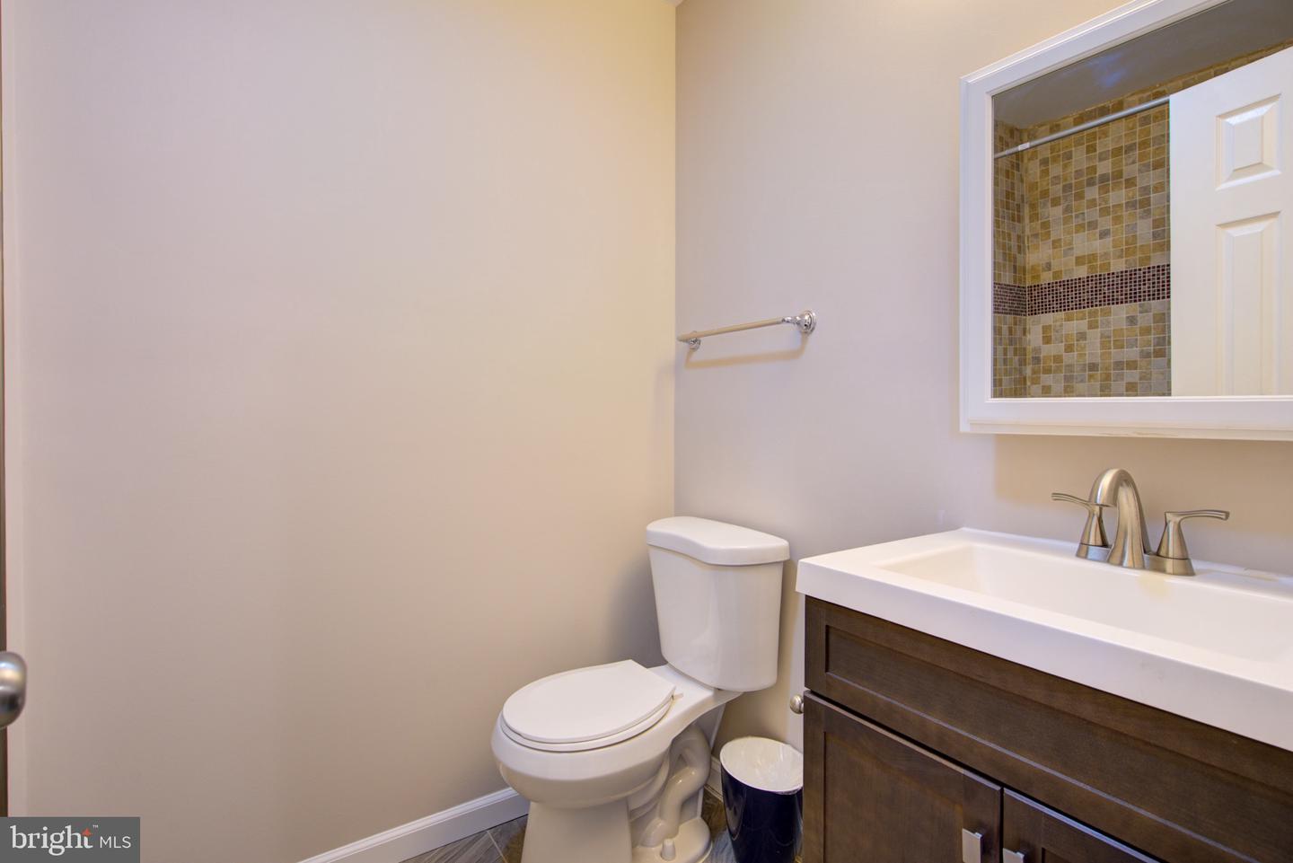 10317 Broom Ln Property Photo 12