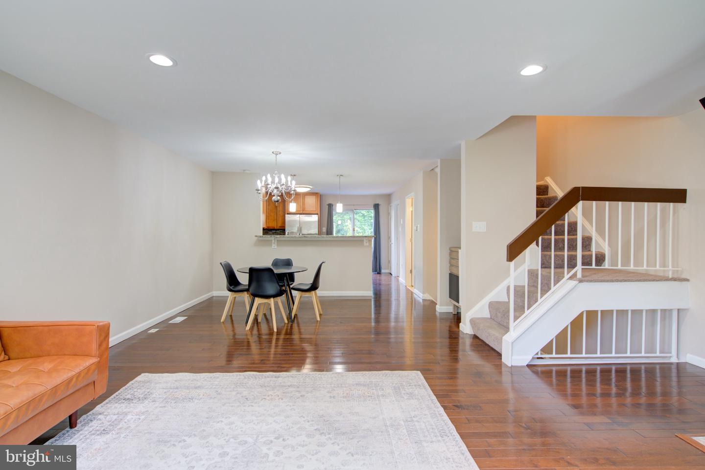10317 Broom Ln Property Photo 21