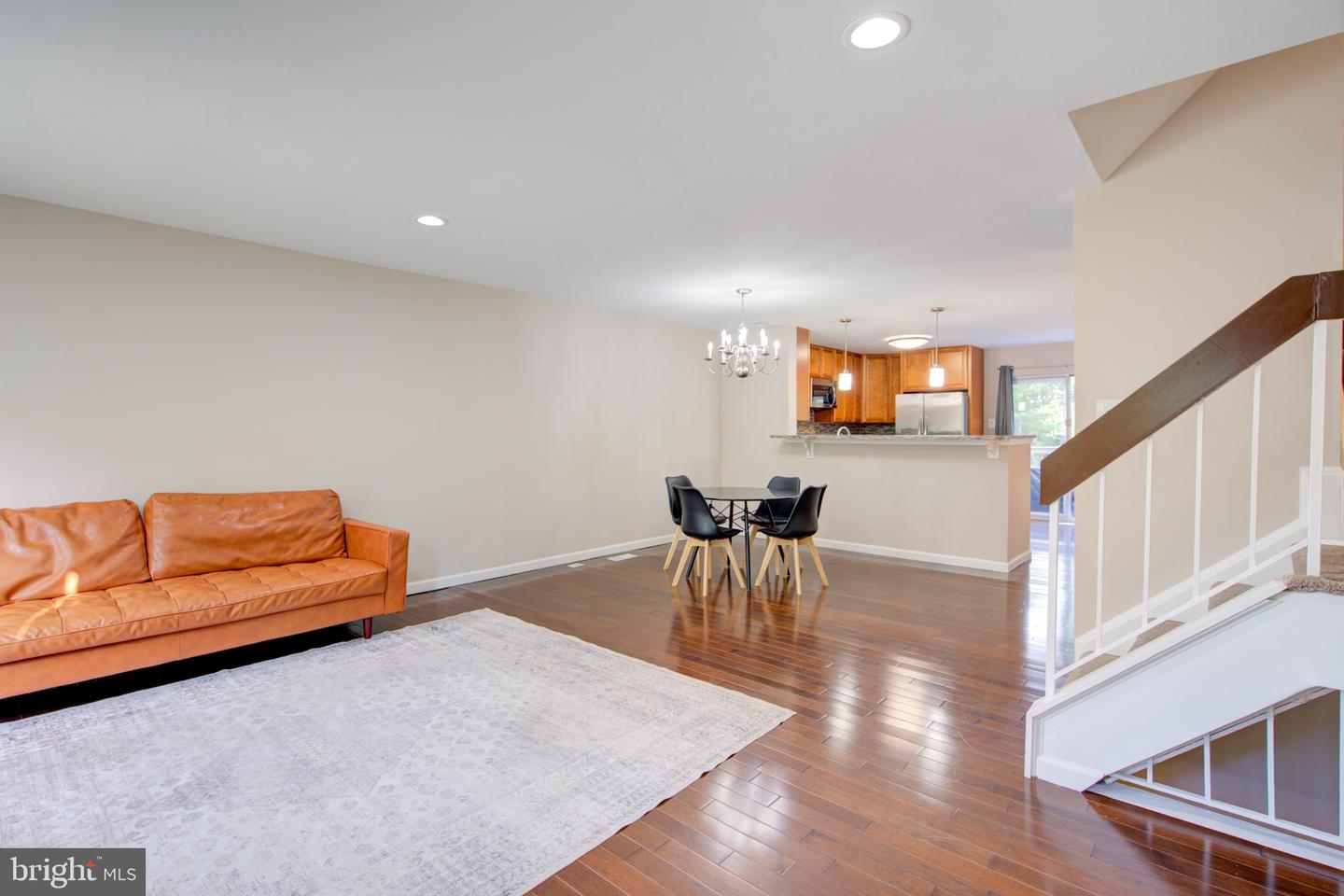 10317 Broom Ln Property Photo 22