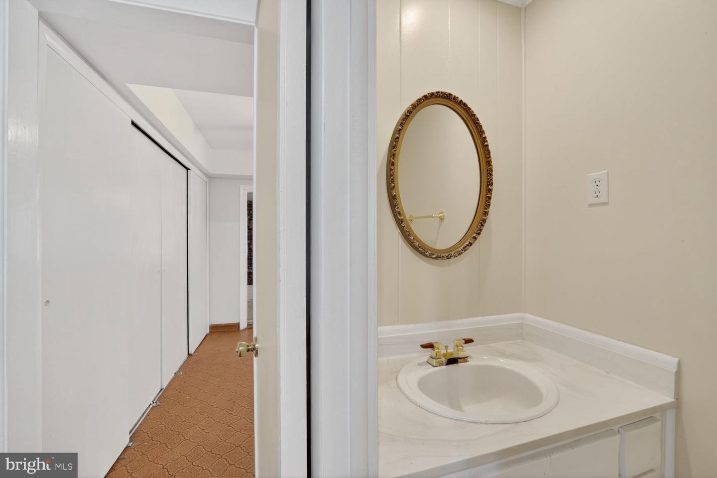 2922 Barrister Ln Property Photo 5