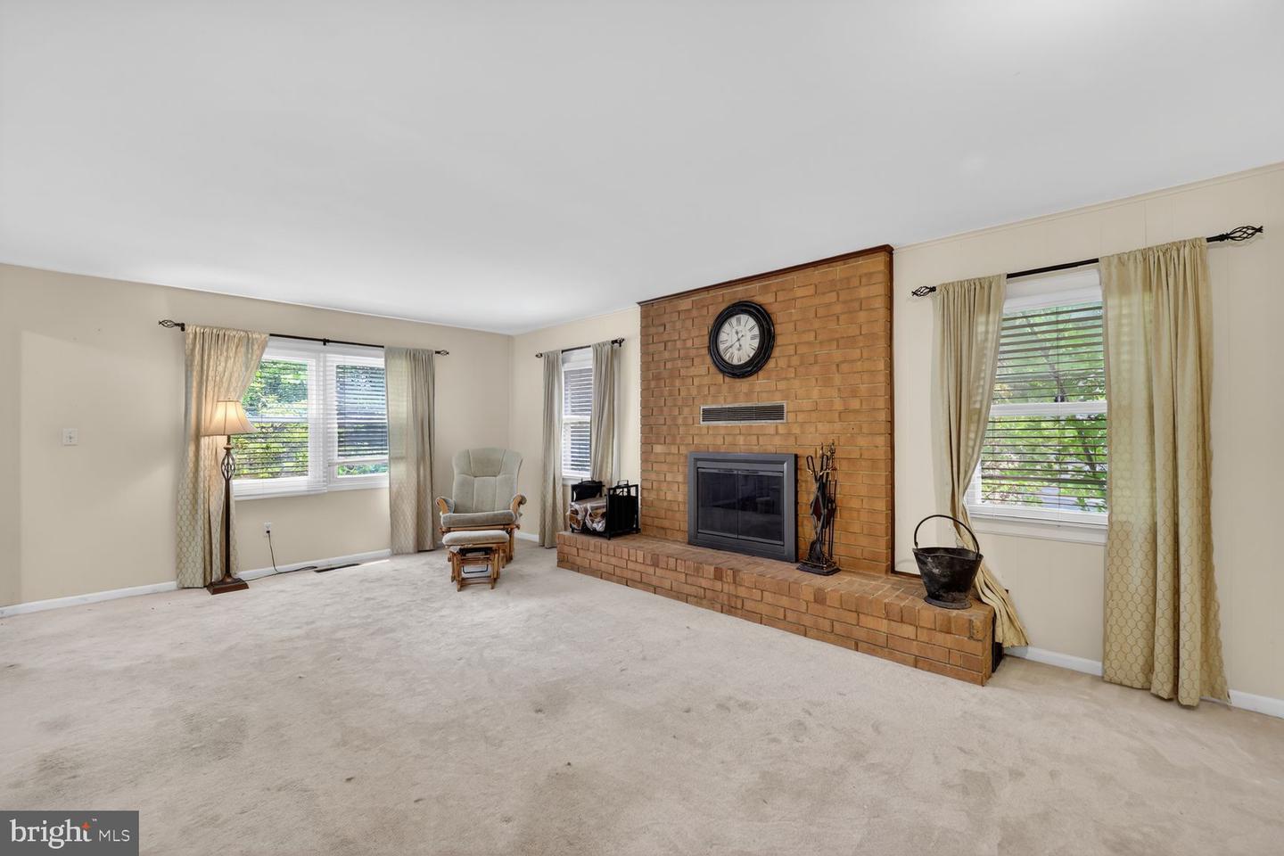 2922 Barrister Ln Property Photo 6