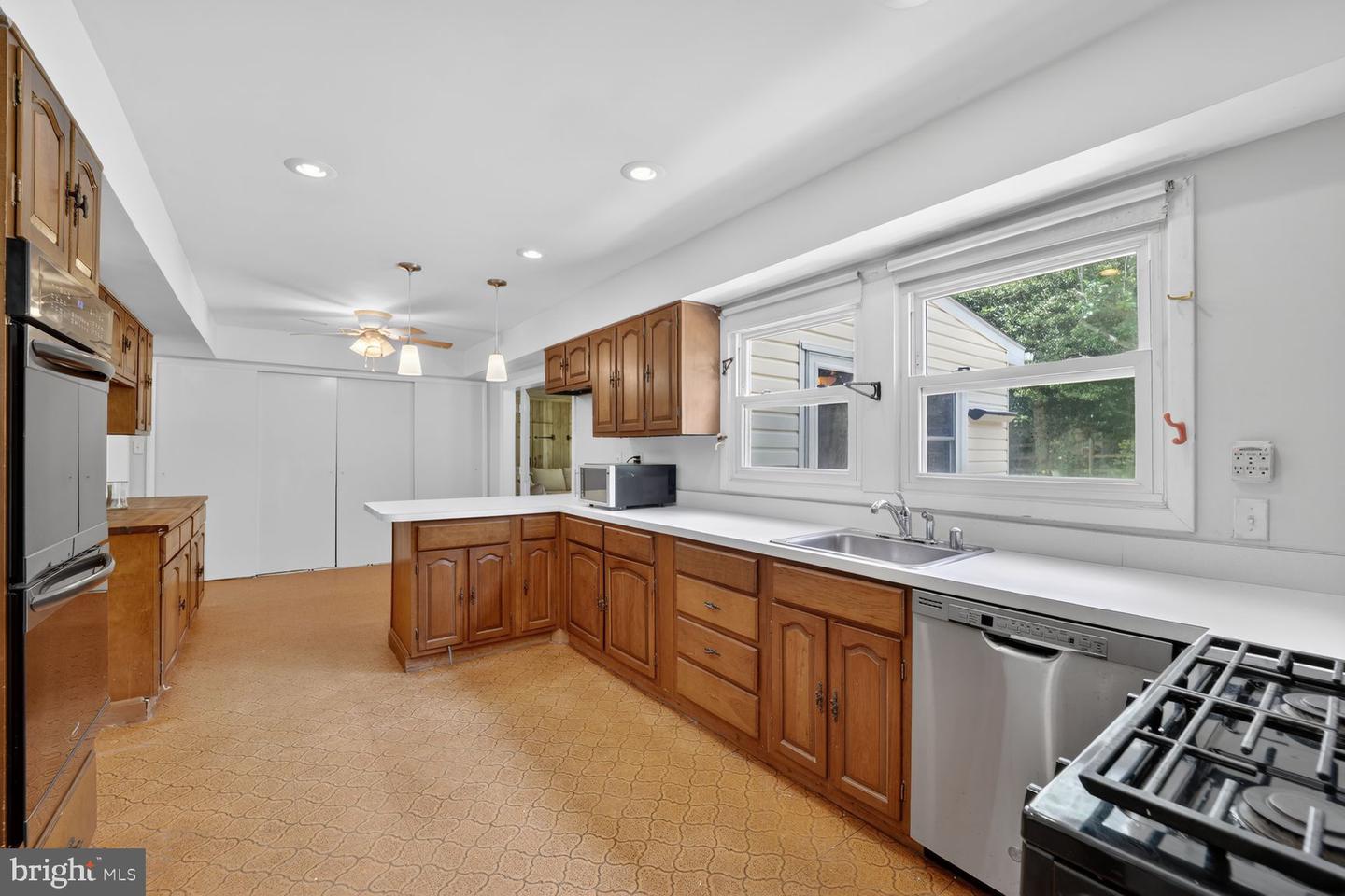 2922 Barrister Ln Property Photo 9