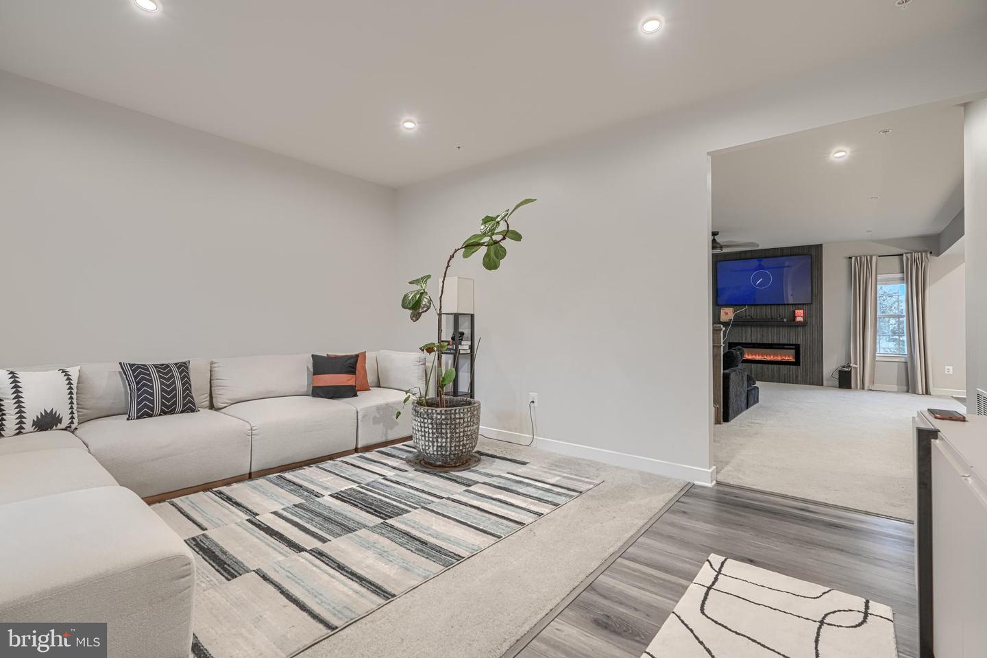 14721 Silver Hammer Way Property Photo 6