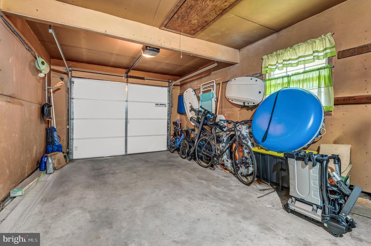 12740 Holiday Ln Property Photo 33
