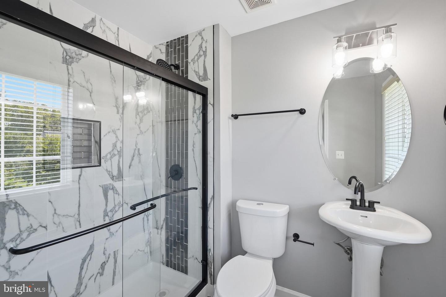 16204 Broxburn Ln Property Photo 33