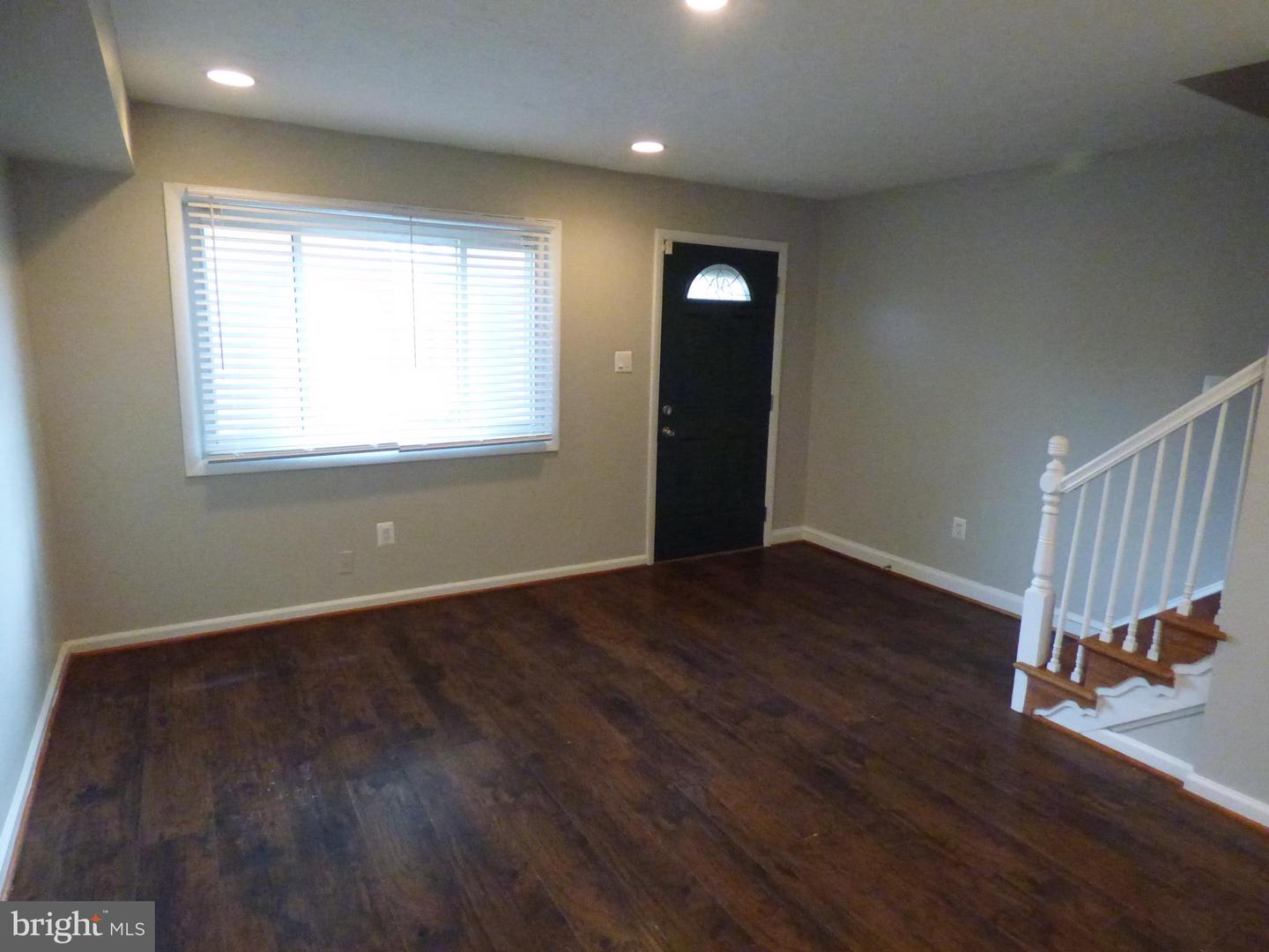 1204 Westview Ter Property Photo 3