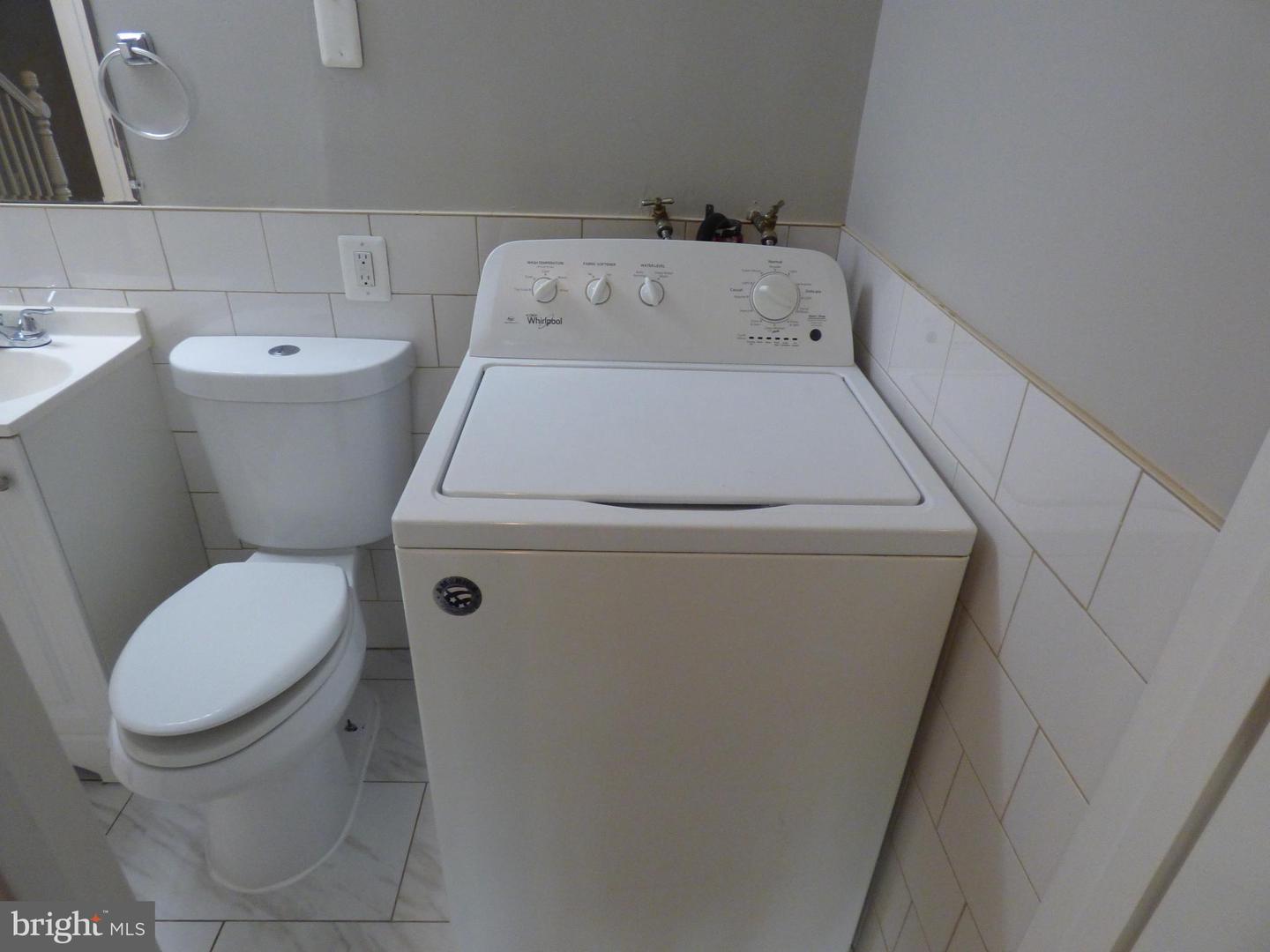 1204 Westview Ter Property Photo 8